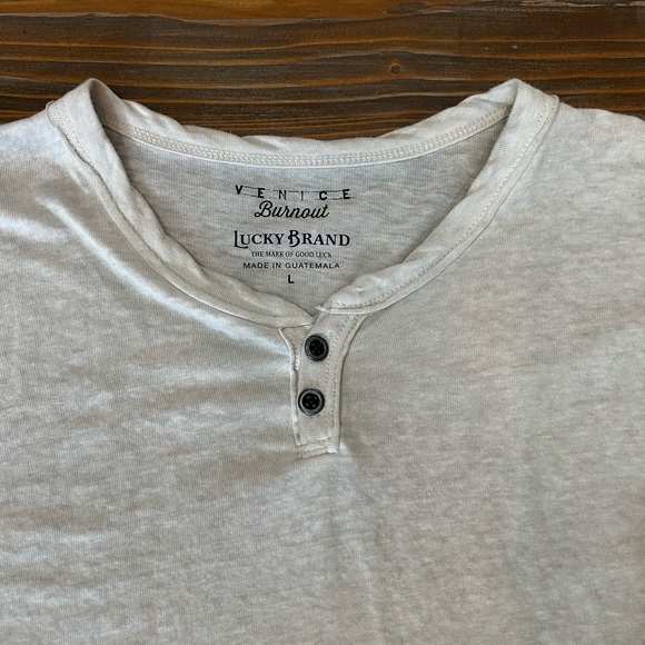 Lucky Brand short sleeve Henley, cream colored, loose fit - Picture 2 of 3